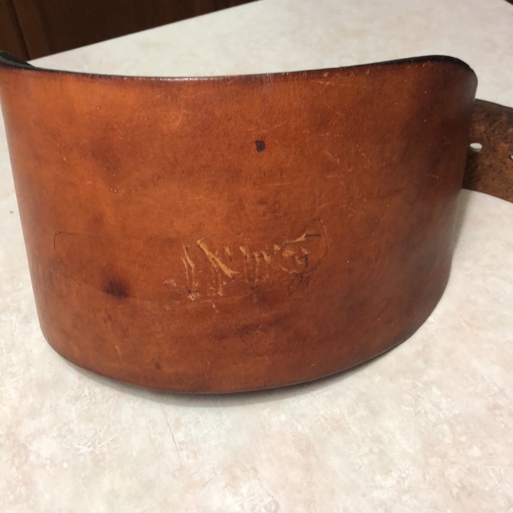 Weightlifting Belt UNISEX. Back is approx 5 7/8”W